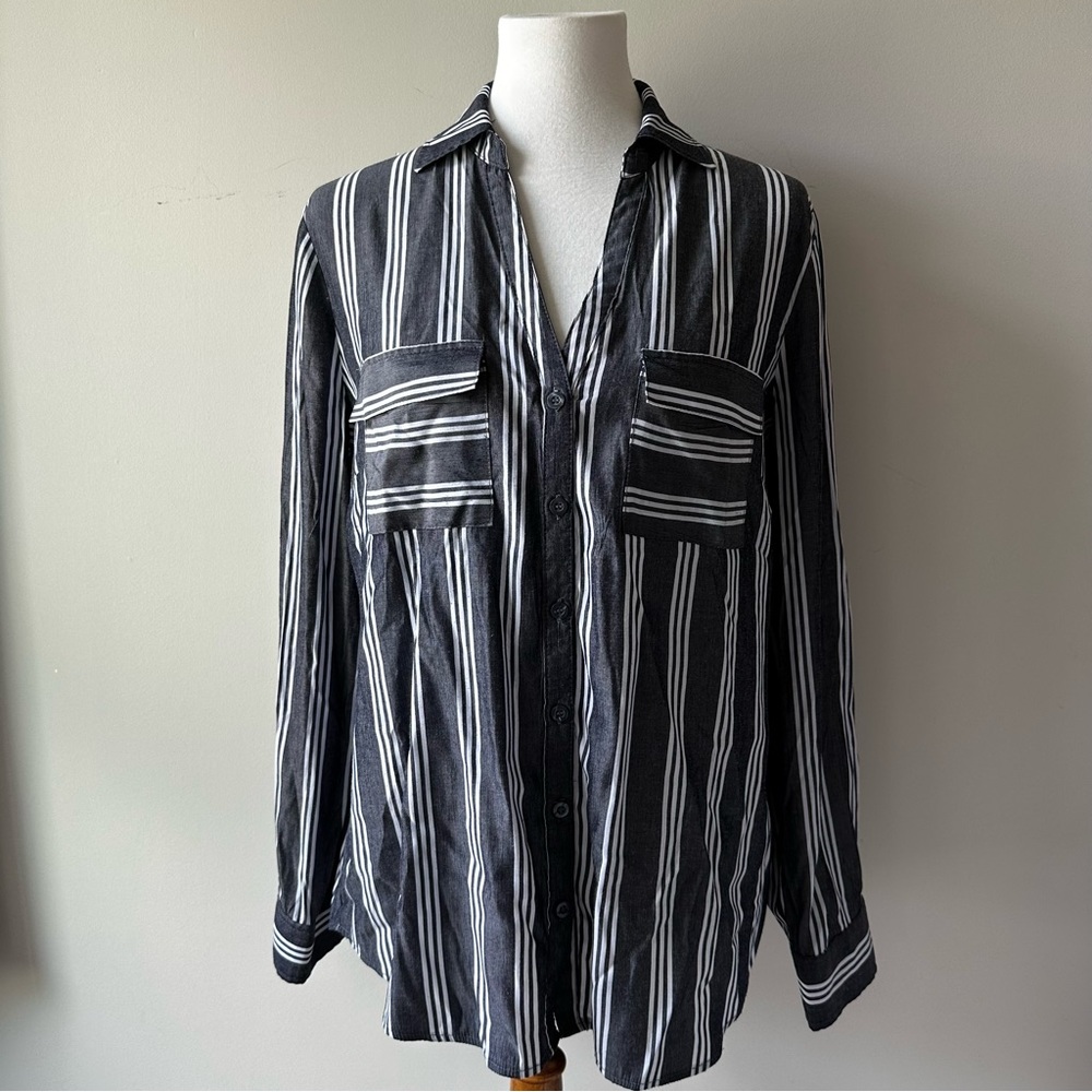 New York & Company Gray White Stripe Long Sleeve Collar Button Down Shirt Large